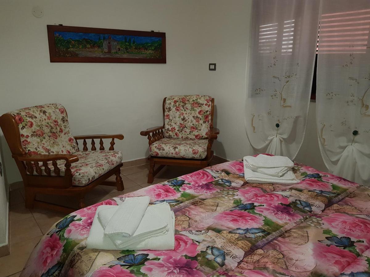 B&B Da Antonella Bosa Buitenkant foto