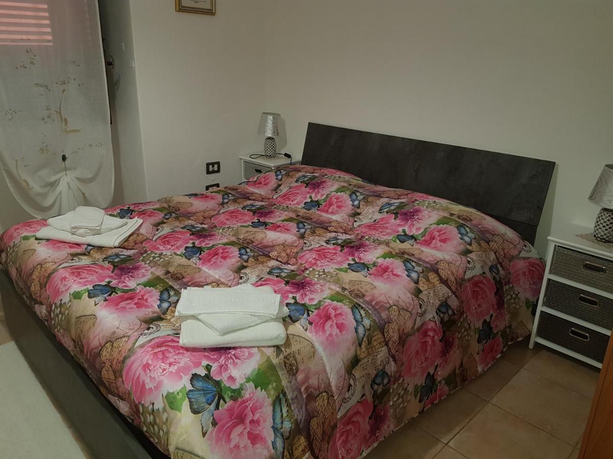 B&B Da Antonella Bosa Buitenkant foto