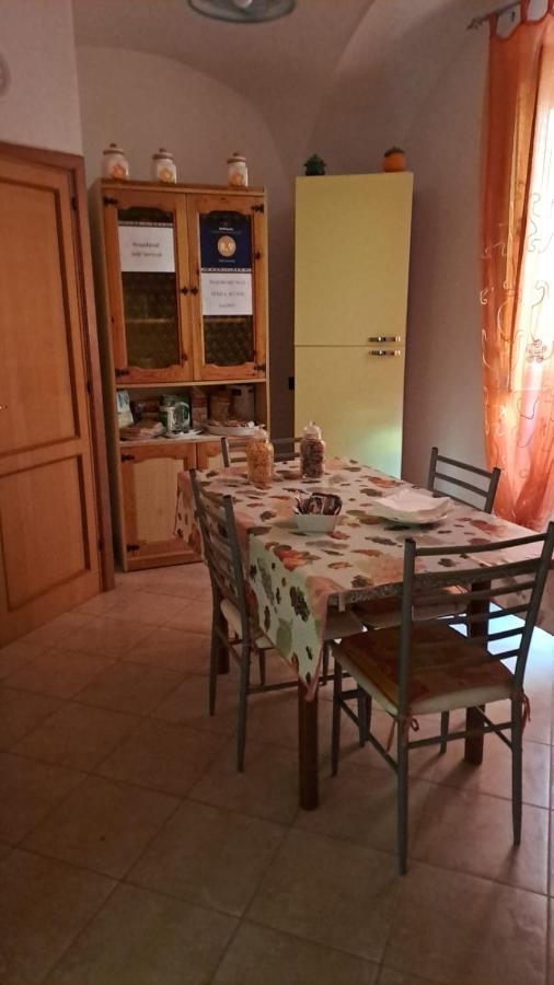 B&B Da Antonella Bosa Buitenkant foto
